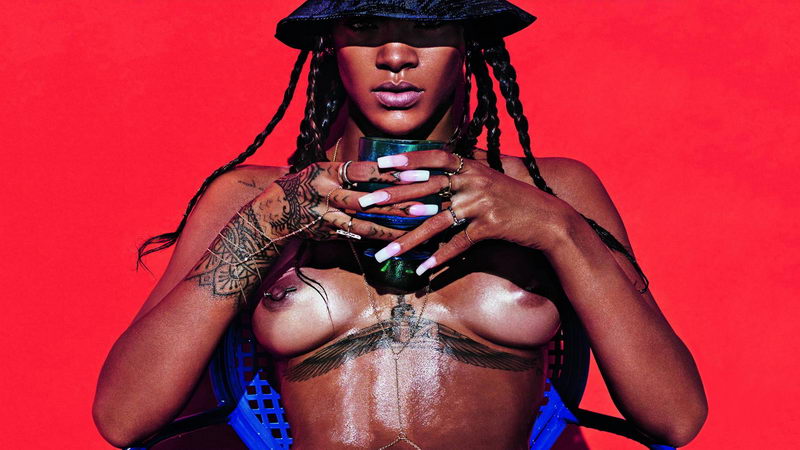 Rihanna голая - фото