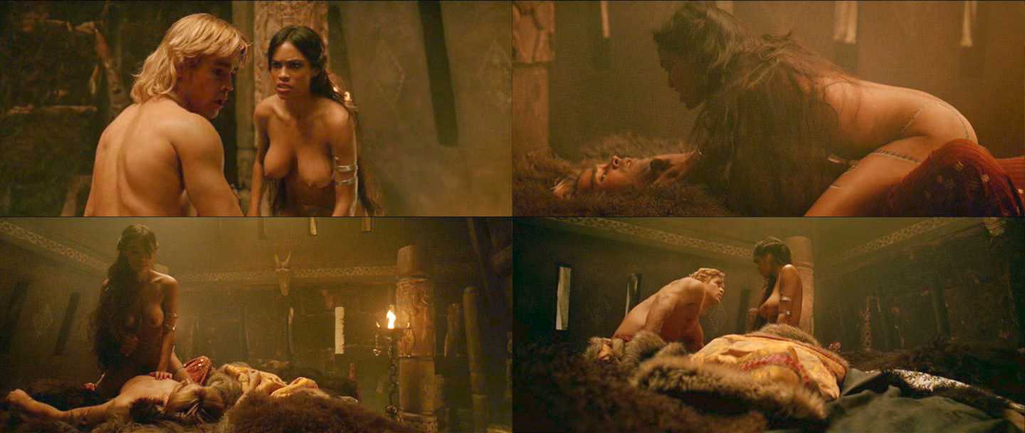 Интимные стоп-кадры с голой Розарио Доусон из кино.